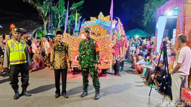 Festival Oklik digelar pemuda Bojonegoro untuk melestarikan tradisi setiap Ramadan.