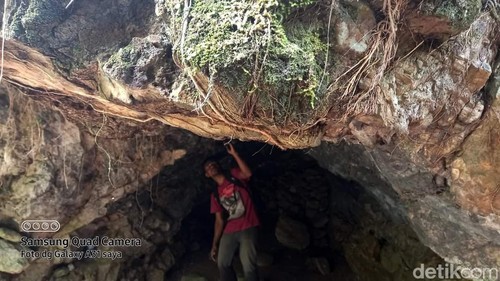 Gua Liang Langgo di Desa Wisata Wae Lolos, Kecamatan Sano Nggoang, Manggarai Barat, NTT.