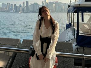 Beda Ekspresi Han So Hee-Ryu Jun Yeol di Bandara Seusai Pulang dari Hawaii