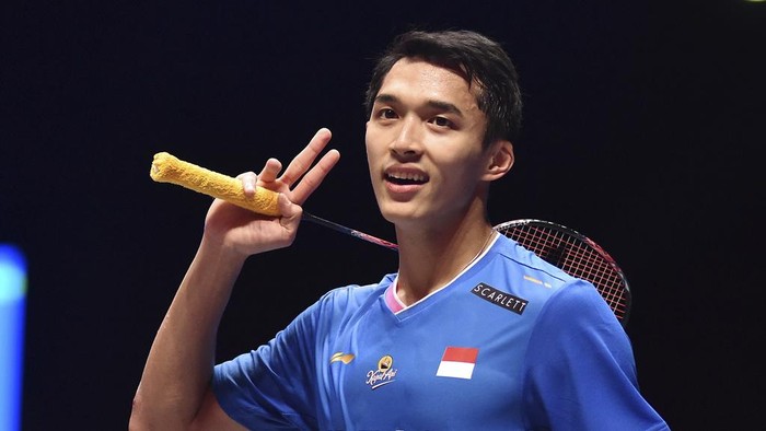 Indonesias Jonatan Christie celebrates after winning the mens singles final match of the All England Open Badminton Championships against Indonesiaa Anthony Sinisuka Ginting at the Utilita Arena in Birmingham, England, Sunday, March 17, 2024. (AP Photo/Rui Vieira)