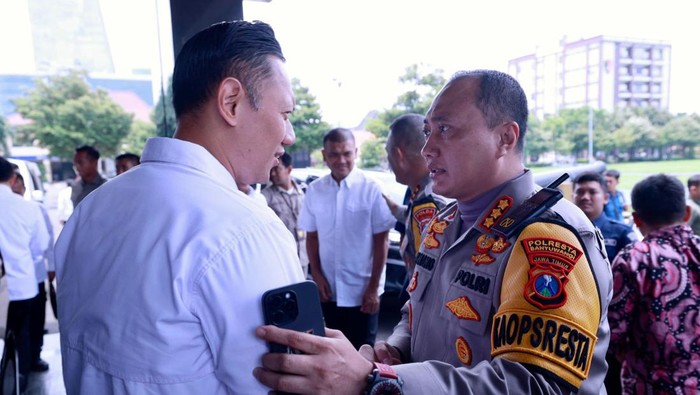 Kapolresta Banyuwangi Kombes Nanang Haryono dan Menteri AHY