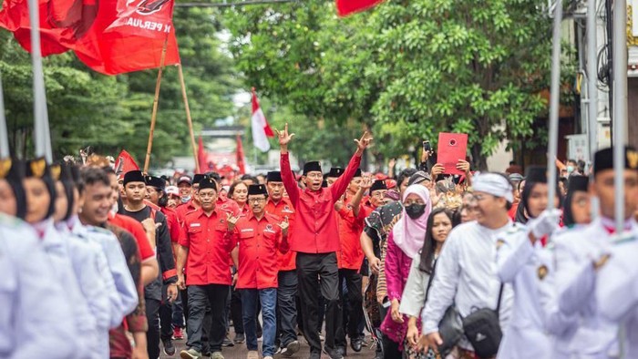 Ketua DPRD Kota Surabaya Adi Sutarwijono