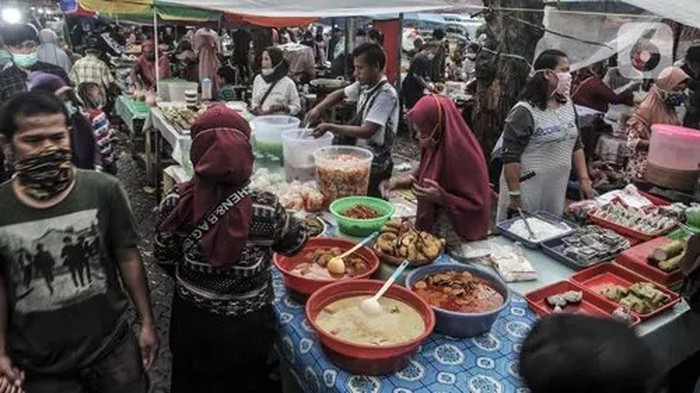 Komplet! Paling Asyik Belanja Makanan di 5 Pasar Takjil di Jakarta Ini