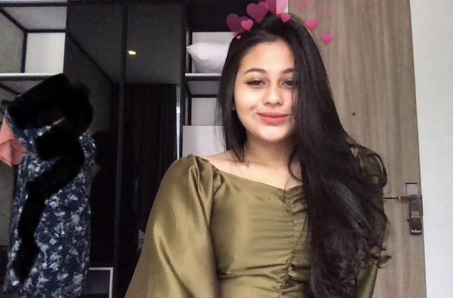 Paras cantik Layla Syafira memang menurun dari Kadir. Sang pelawak sendiri memang memiliki ‘darah’ Jawa-Arab.  Foto: Dok. Instagram, YouTube Transmedia