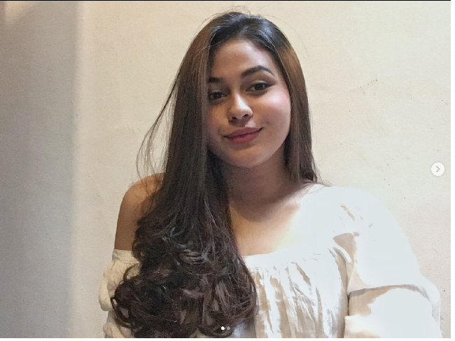 Layla Syafira merupakan anak bungsu Kadir dari istrinya, Safia Nur Syafiah. Kadir dan istrinya dikaruniai enam anak. Foto: Dok. Instagram, YouTube Transmedia