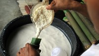 Lemang srikaya khas Medan yang dijual Rp 35 ribu per bambu tersebut menjadi menu favorit masyarakat untuk berbuka puasa. 