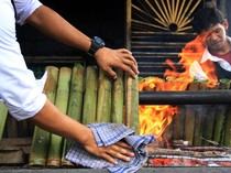 Melihat Pembuatan Lemang Srikaya Khas Medan