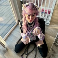 “Kami melakukan pelatihan anjng, yang merupakan salah satu kegiatan favoritku karena saya mendapatkan permen,” akunya. Foto: Dok. Instagram @meowdalyn