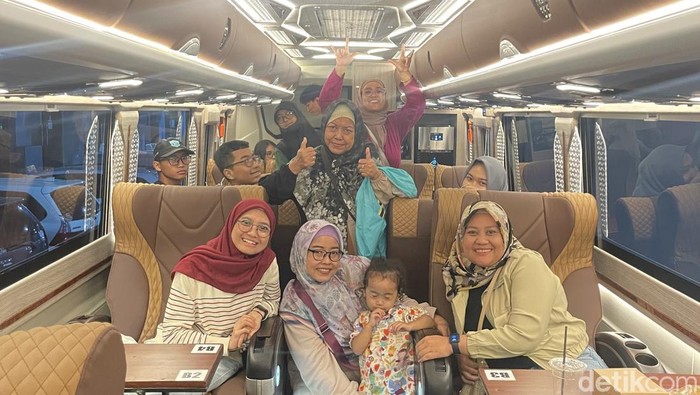 Ngabuburit naik bus luxury sambil keliling Kota Malang hingga Kota Batu