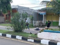 Viral Tiga Remaja Kejar-kejaran Berujung Pembacokan di Dompu