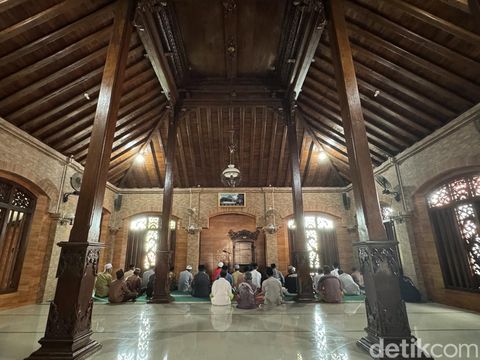 Penampakan masjid peninggalan Sunan Bonang di Desa Bonang, Kecamatan Lasem, Kabupaten Rembang, Minggu (17/3/2024).