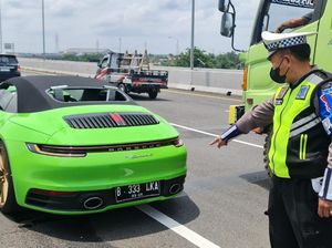 Pengemudi Porsche Tabrak Livina di Tol Ternyata Tak Bawa SIM-STNK