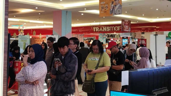Ilustrasi Transmart Carefour, logo transmart, logo carefour, transmart carefour