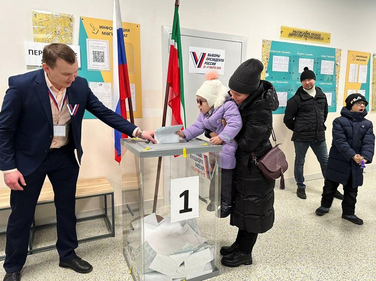 Warga Rusia Antusias Memilih Presiden