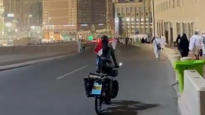 Abdul Rahman Yuni Siswanto, pria Bandar Lampung naik sepeda ke Tanah Suci.