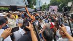 Aksi Bakar Ban Warnai Unjuk Rasa Tuntut KPU Jujur dan Adil
