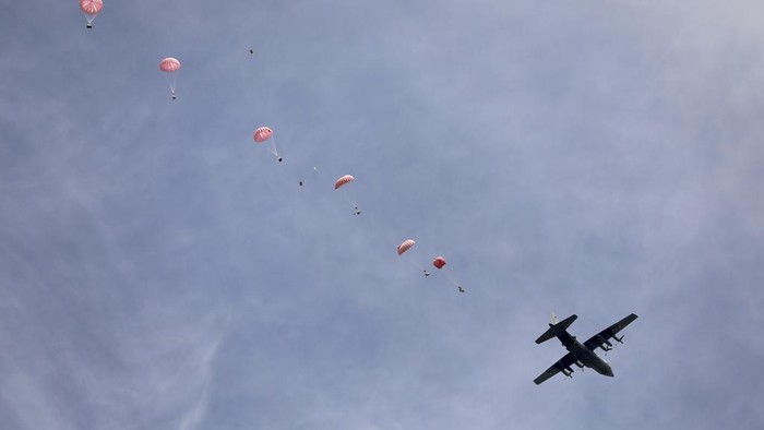 Humanitarian aid is airdropped to Palestinians in Gaza City, Gaza Strip, on Sunday, March 17, 2024. (AP Photo/Mohammed Hajjar)