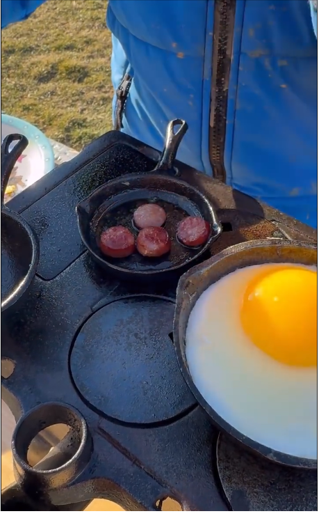 Bocah masak pakai kompor miniatur