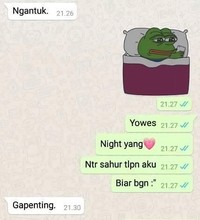 Dibangunin sahur bisa menyenangkan atau sebaliknya. Kamu tim yang suka dibangunin atau lebih pilih pasang alarm sendiri?