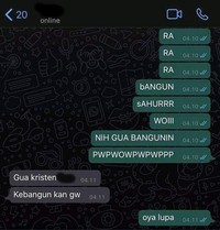 Dibangunin sahur bisa menyenangkan atau sebaliknya. Kamu tim yang suka dibangunin atau lebih pilih pasang alarm sendiri?
