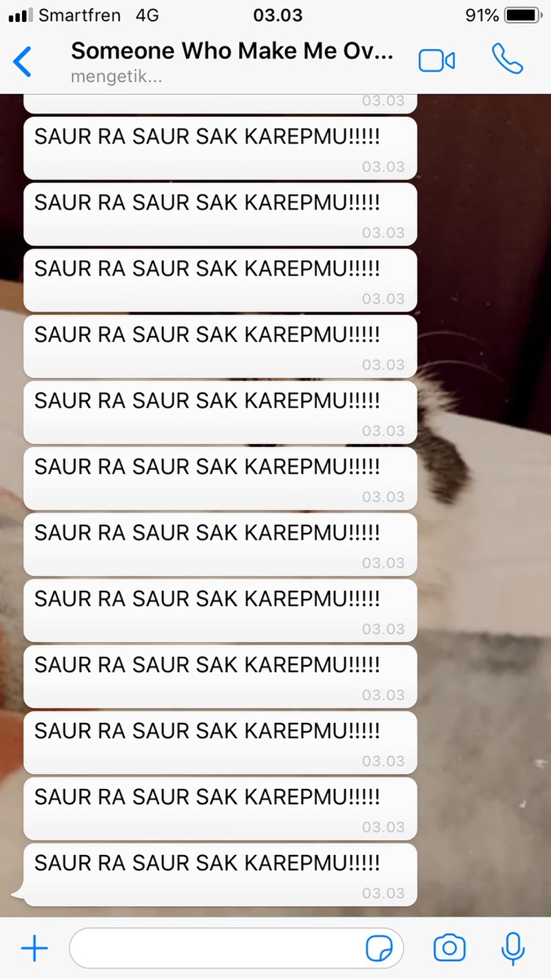 Dibangunin sahur bisa menyenangkan atau sebaliknya. Kamu tim yang suka dibangunin atau lebih pilih pasang alarm sendiri?