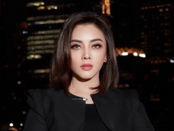 8 Potret Terbaru Dhena Devanka yang Makin Cantik & Tirus Usai Oplas di Korea