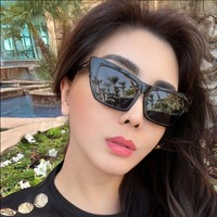 Penampilan mantan istri Jonathan Frizzy, Dhena Devanka, kini terlihat semakin cantik dan tirus. Beberapa waktu sebelumnya Dhena diketahui telah menjalani prosedur operasi plastik untuk memperindah bentuk wajahnya. Foto: Instagram/@dhenaaldhaliadevanka