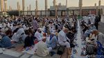 Syahdunya Buka Puasa Ramadan di Madinah
