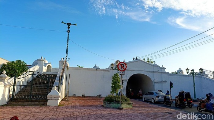 Gauk Plengkung Gading, Kraton, Kota Jogja, Senin (18/3/2024).