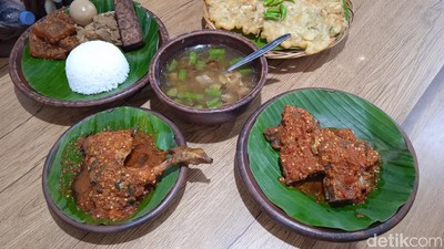 Nyamm! Pedas Nikmat Ayam Goreng hingga Iga Mercon di Senopati