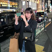 Pasangan artis Korea yang disebut-sebut netizen ‘couple goals’ itu kandas pada 12 November 2023. Keduanya memiliki casing couple bertuliskan inisial masing-masing. Seperti yang terlihat dalam postingan Instagram Hyeri pada 10 November 2023. Foto: dok. Instagram @hyeri_0609