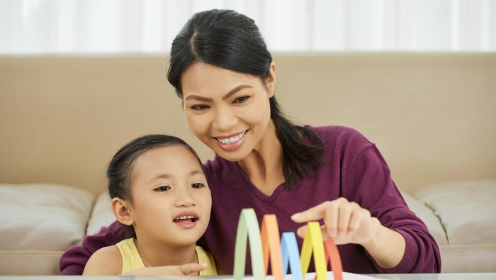 Ilustrasi Mengasuh Anak Down Syndrome