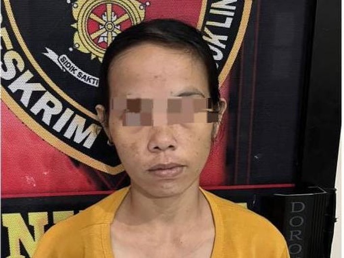 Ira, ibu yang bunuh-buang bayi di sumur, saat diamankan Polres Lubuklinggau.