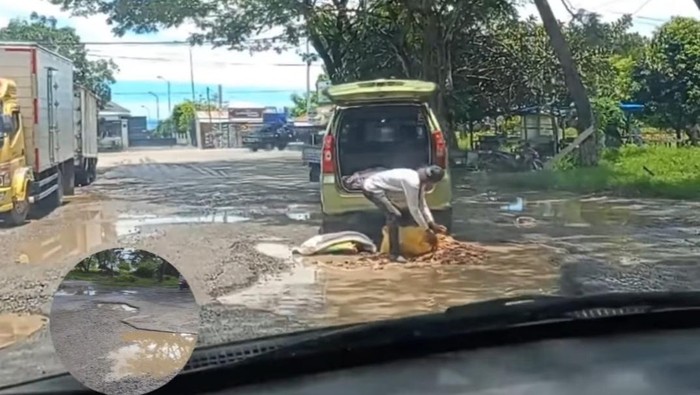 Jalan rusak di Palopo