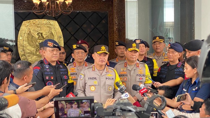 Kabaharkam Polri Komjen Fadil Imran saat berada di gedung KPU RI (Rumondang/detikcom)
