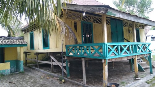 Langgar Melayu Kuno, masjid pertama di Bima, NTB, yang dibangun pada 1608. Kondisi surau itu memperihatinkan, Minggu (17/3/2024).