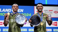 Hasil itu membuat Indonesia pulang dengan dua gelar juara dari All England 2024. Sebelum Fajar/Rian juara All England 2024, Jonatan Christie juga sudah berjaya di final tunggal putra berkat kemenangan melawan Anthony Sinisuka Ginting dalam All Indonesian Final.