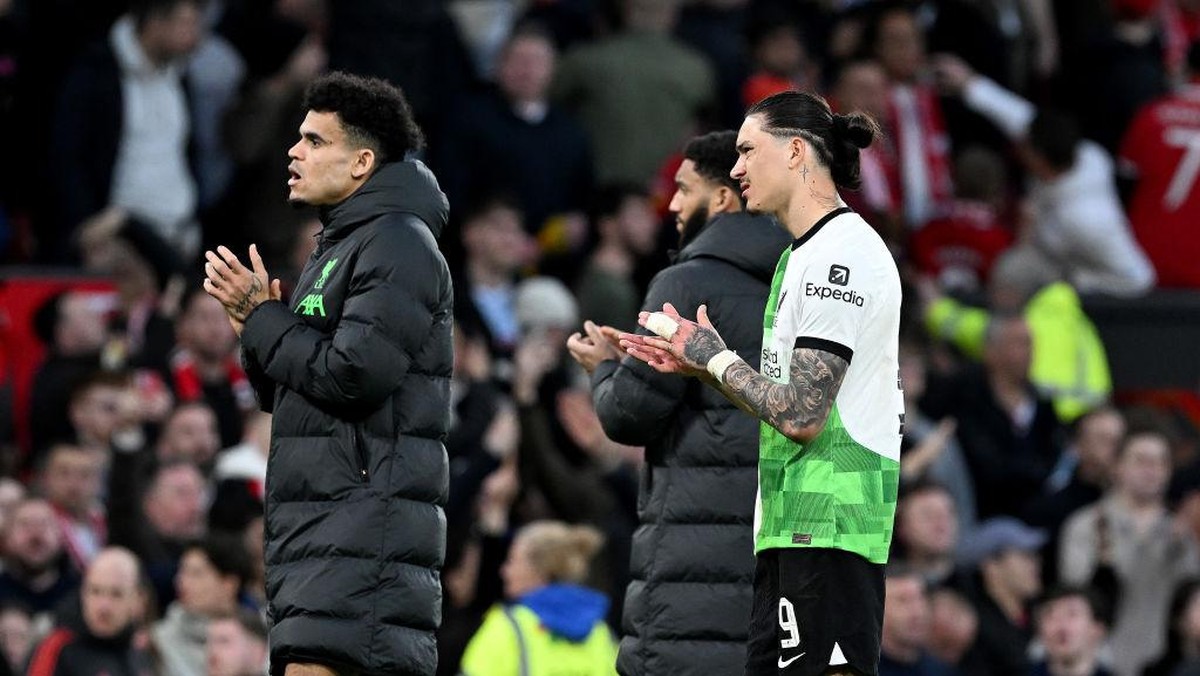 Darwin Nunez dan Luis Diaz cedera usai Liverpool dikalahkan Manchester United (Liverpool FC via Getty Images/Nick Taylor/Liverpool FC)