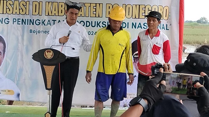 Mentan Amran saat dicurhati petani di Bojonegoro