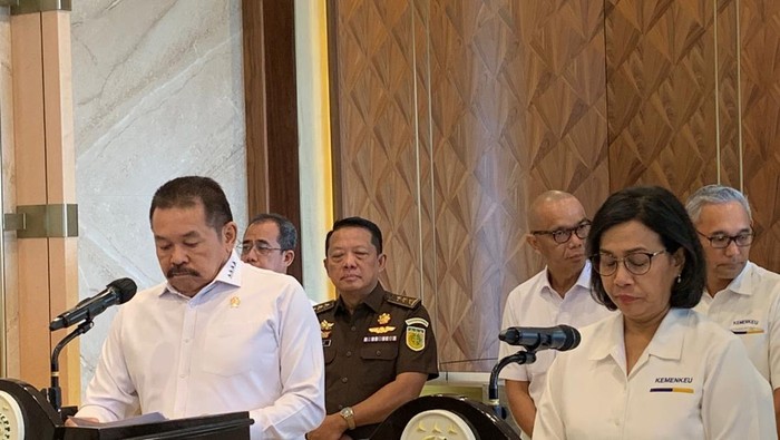 Menteri Keuangan Sri Mulyani Indrawati hari ini mendatangi kantor Kejaksaan Agung (Kejagung) di Jakarta Selatan.