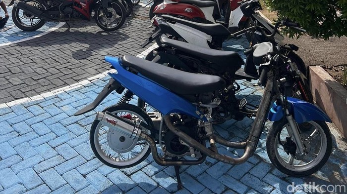 Motor balap liar diamankan polisi di Bone.