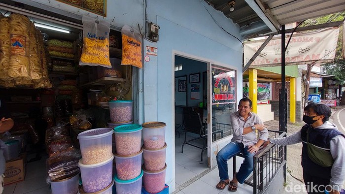 Pangkas Rambut Tempat Perempuan Cimahi Melahirkan