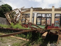 Penampakan Atap Ambruk di SDN Kedaung Depok