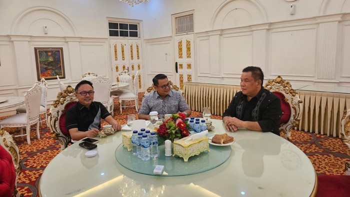 Pertemuan Pj Gubernur Riau dengan perwakilan calon investor (Dok Diskominfo Riau)