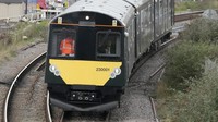 Uji coba kereta bertenaga baterai ini merupakan garis depan komitmen Great Western Railway untuk menghentikan traksi khusus diesel pada tahun 2040. 