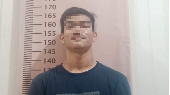 Polisi menangkap pemuda yang menjual obat terlarang di Karawaci, Tangerang.