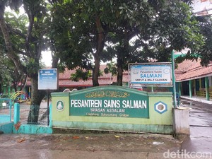 Ponpes Sains Salman, Antara Ilmu Duniawi dan Akhirat