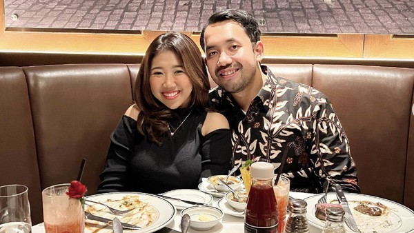 Potret Kiky Saputri Jalani Diet Sehat hingga Kulineran Mesra Bareng Suami