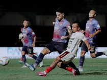Teco Hati-hati Merotasi Pemain Bali United di Sisa Musim