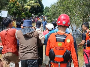 Fachrezi yang Hanyut Saat Berenang di Sungai Ogan Ilir Ditemukan Tewas